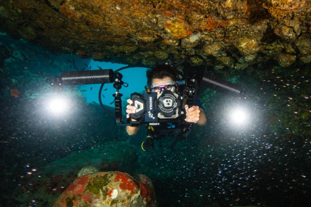 Divevolk - Unterwasser Doppelhandgriff Divevolk
