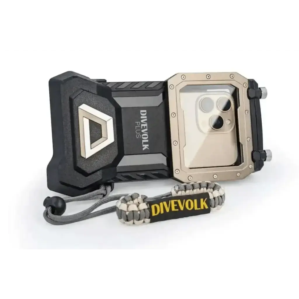 DiveVolk SeaTouch 4 Max underwater smartphone housing with full touchscreen access.