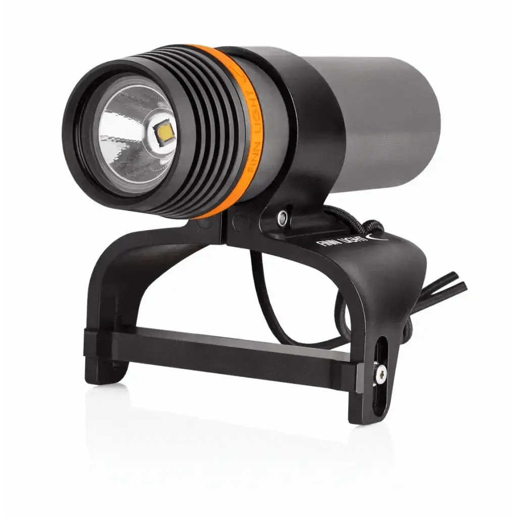 FinnSub FL2500 als leistungsstarke Lampe für anspruchsvolle Tauchgänge